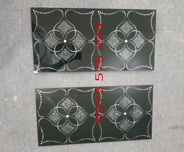 Những mẫu gạch điểm 30x60 trang trí khắc nhũ bạc đẹp cao cấp