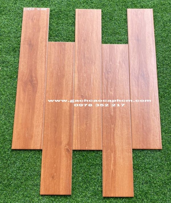 Gạch lát nền giả vân gỗ nâu đỏ 15x80 nhập khẩu cao cấp giá rẻ