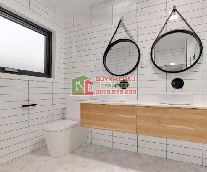 Gạch thẻ bóng trắng trơn 75x300 dán tường
