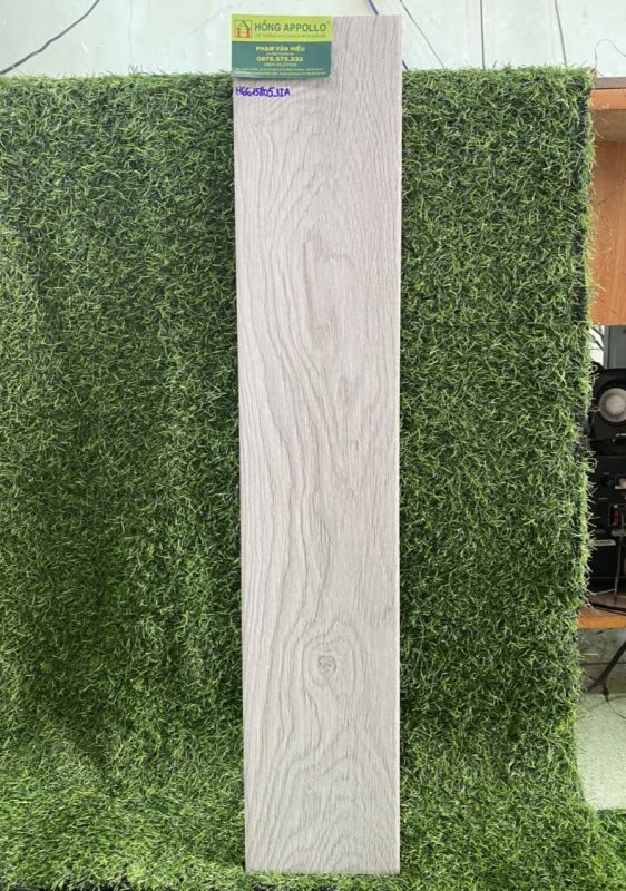 Gạch giả gỗ màu trắng gi 15x80 lát nền giá rẻ