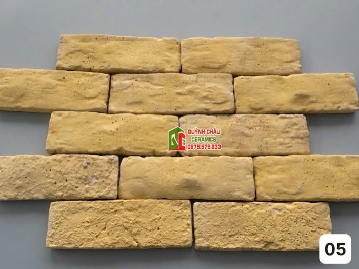 Gạch bê tông giả cổ bề mặt màu vàng