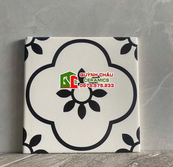 Gạch hoa mai nền trắng cánh đen 20x20 cm