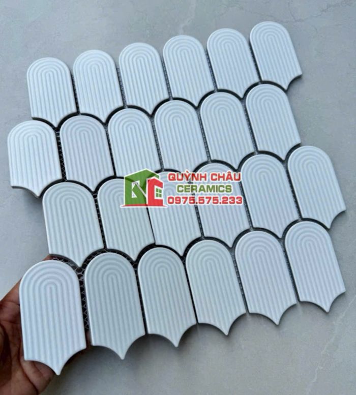 Gạch mosaic hoa văn vân tay gợn màu trắng