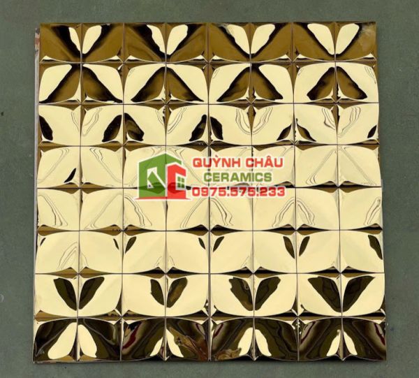Gạch mosaic mạ vàng lấp lánh