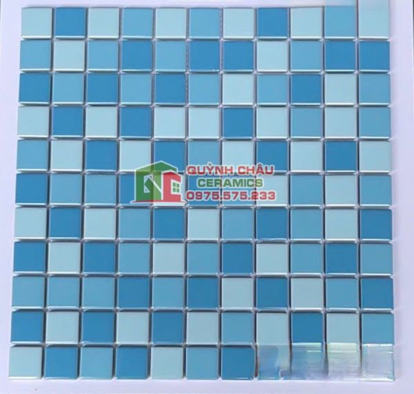 Gạch mosaic màu xanh ốp dán hồ bơi