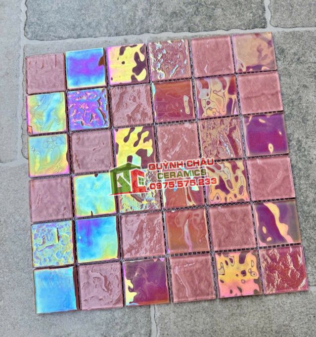 Gạch mosaic thuỷ tinh mix màu hồng hỗn hợp