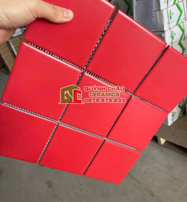 Gạch mosaic vỉ 10x10 chip thẻ màu đỏ mờ
