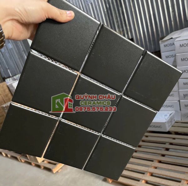 Gạch mosaic vỉ 10x10 thẻ chip màu đen mờ