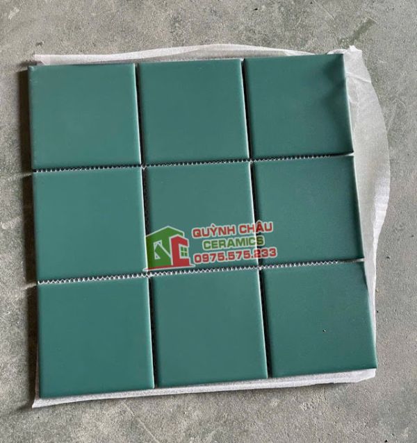 Gạch mosaic vỉ 10x10 thẻ chip xanh đậm mờ