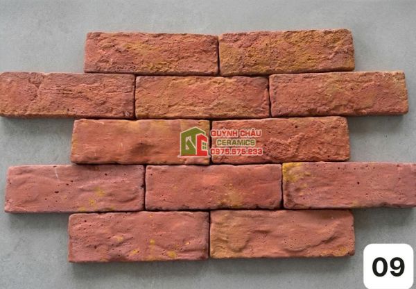 Gạch ốp tường giả cổ bề mặt màu hồng cam