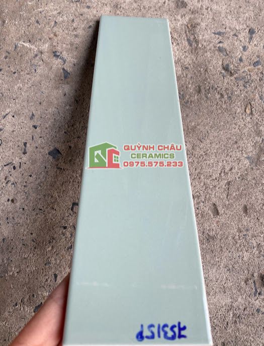 Gạch ốp tường thẻ 75x300 xanh nhẹ men bóng