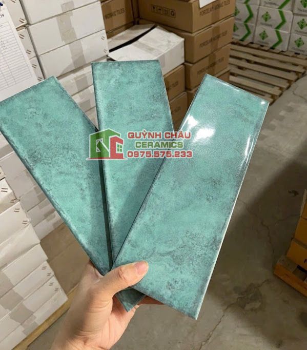 Gạch thẻ 10x30 gợn sóng xanh giả cổ màu hiệu ứng