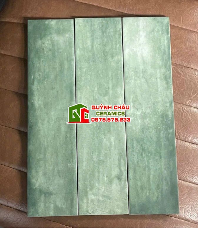 Gạch thẻ 6.8x28 mờ xanh rêu cổ điển màu hiệu ứng