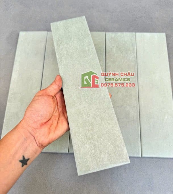 Gạch thẻ 75x300 mờ xanh hiệu ứng ấn tượng
