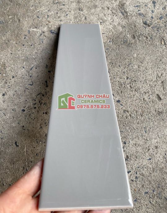 Gạch thẻ 75x300 ốp tường xám bóng