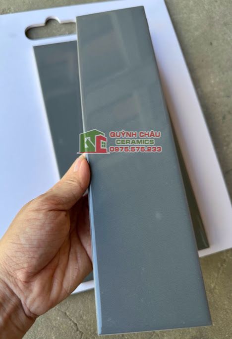 Gạch thẻ bóng 75x300 màu xám