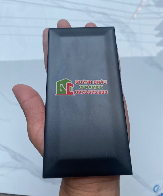 Gạch thẻ đen mờ 75x150 vát cạnh Gạch thẻ đen mờ 75x150 vát cạnh
