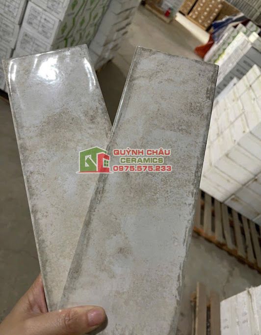 Gạch thẻ gợn sóng 10x30 men hiệu ứng xám giả cổ 