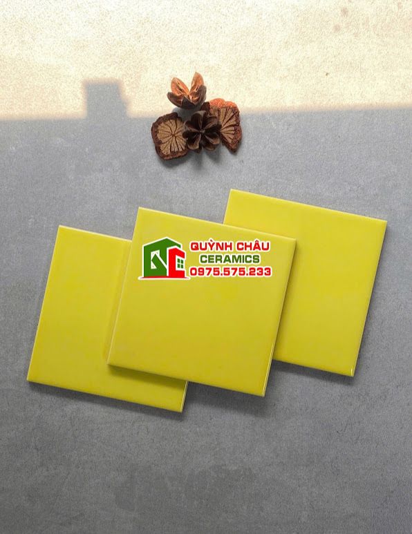 Gạch thẻ màu vàng bóng 10x10 trung quốc
