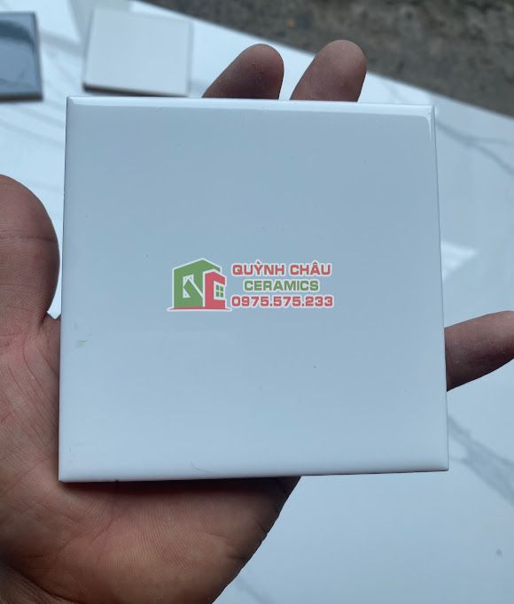 Gạch thẻ ốp tường 10x10 trắng bóng