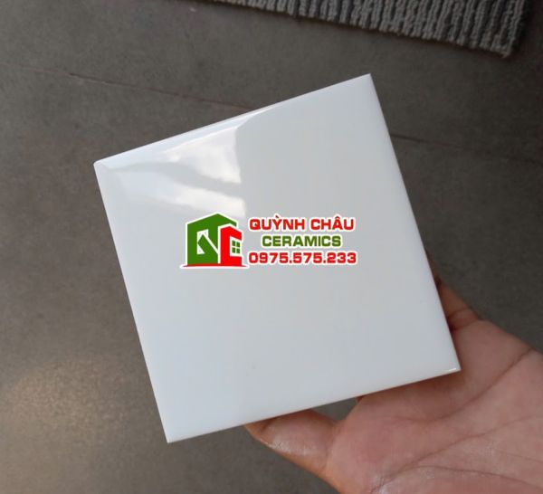 Gạch thẻ ốp tường 10x10 trung quốc màu trắng bóng