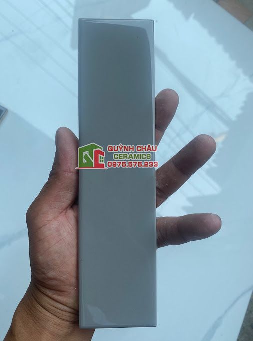 Gạch thẻ ốp tường 5x20 bóng xám nhạt