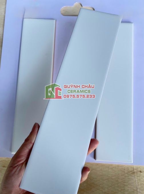 Gạch thẻ ốp tường 75x300 trắng mờ
