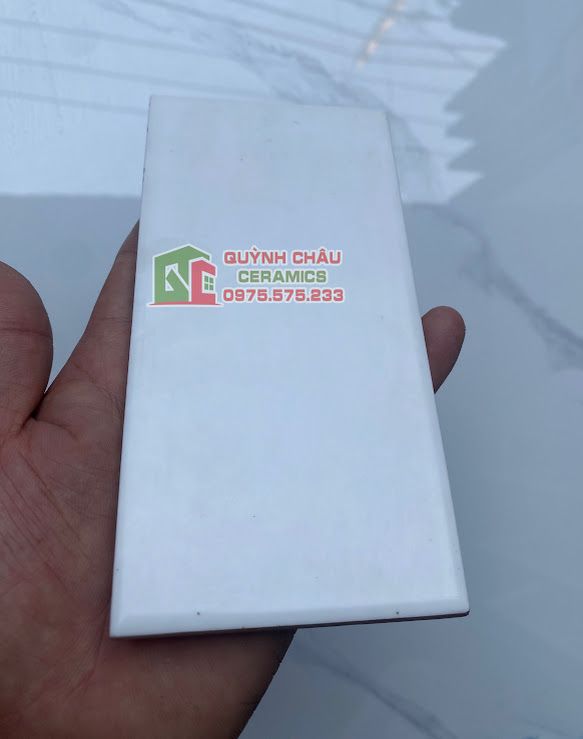 Gạch thẻ trắng mờ 75x150 ốp tường