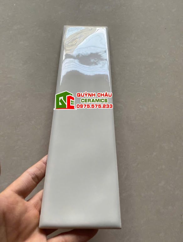 Gạch thẻ trung quốc 75x300 lượn sóng men bóng