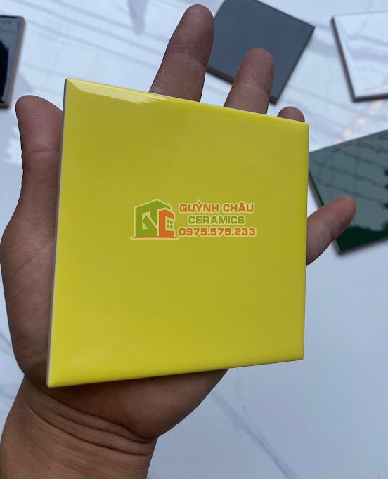 Gạch thẻ vàng bóng 10x10 vuông