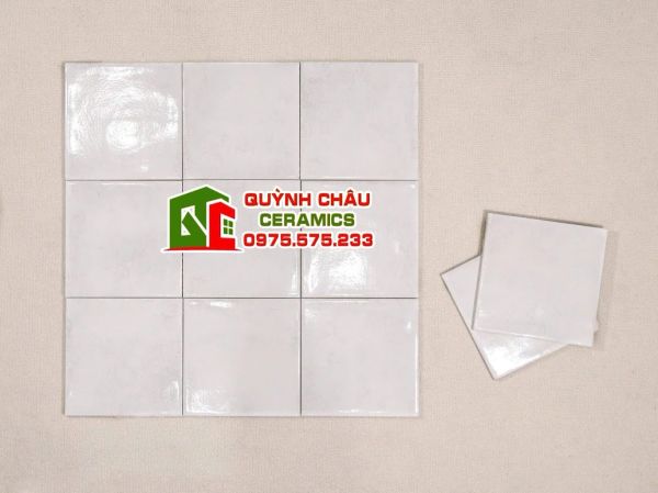 Gạch thẻ vuông 15x15 màu trắng xám bóng giả cổ
