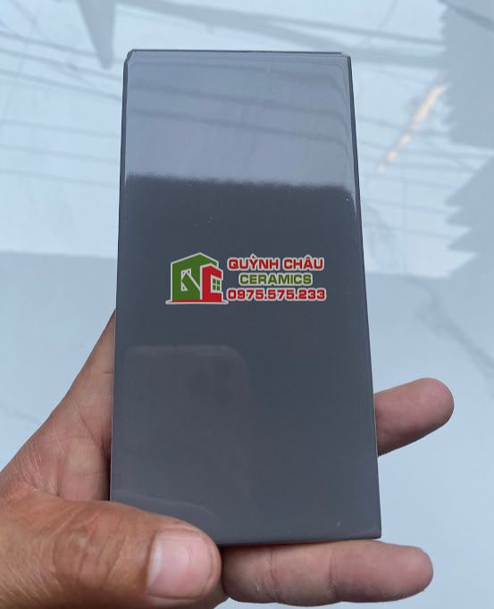 Gạch thẻ xám bóng 75x150 ốp tường