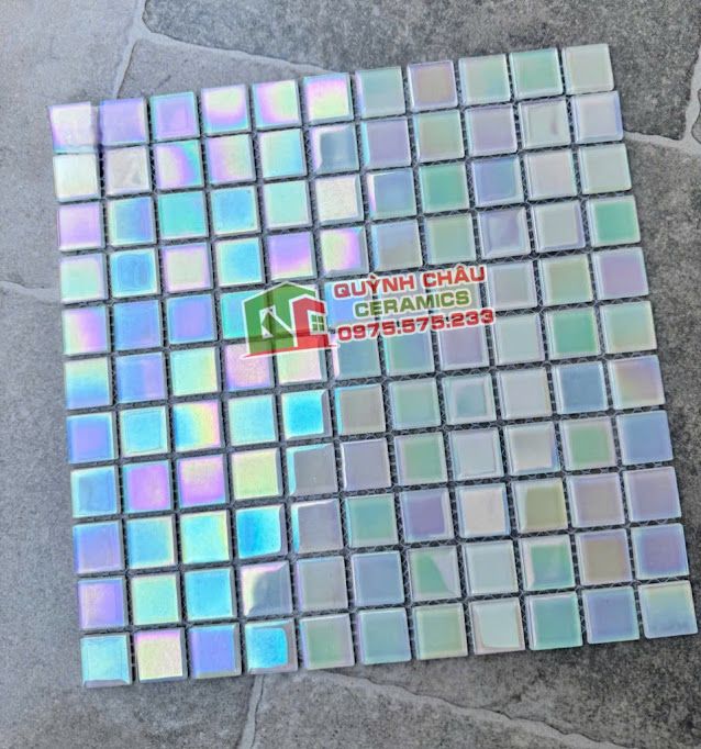 Gạch trang trí mosaic thuỷ tinh màu trắng hồng