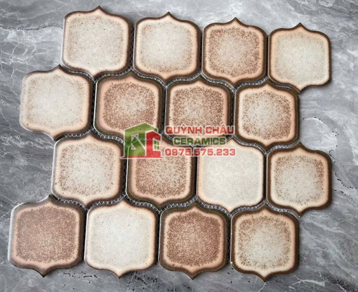 Gạch trang trí mosaic màu vàng cát mờ