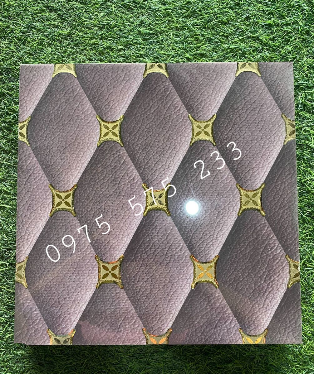 Gạch 30x30 nhũ vàng đẹp khắc kim