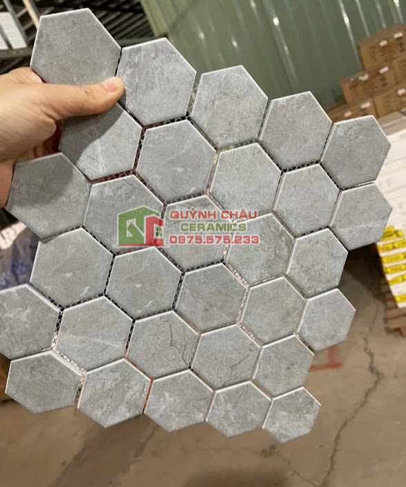 gạch mosaic lục giác màu xám mờ vân đá
