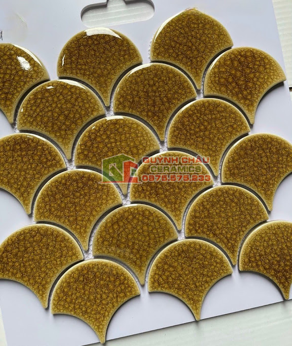 gạch mosaic men rạn màu vàng bề mặt bóng